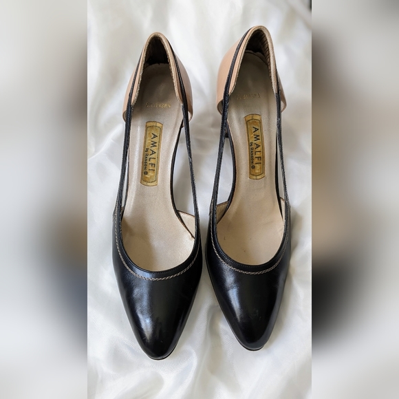 Amalfi by Rangoni Vintage Two-Toned Heels - Picture 2 of 4